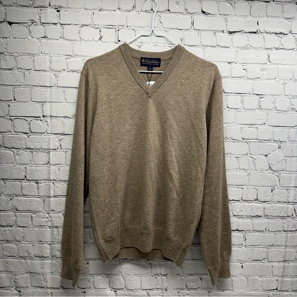 Brooks Brothers Men's Beige V-Neck Sweater 2-ply Scottish cashmere nwt - Picture 1 of 7